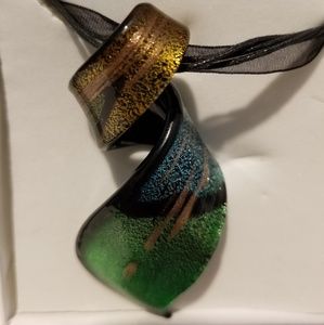 Glass pendant necklace